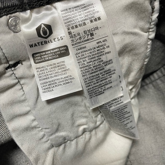 Levi’s 501 High Rise Cutoff Jean Shorts W26 Black Wash - Picture 2 of 11